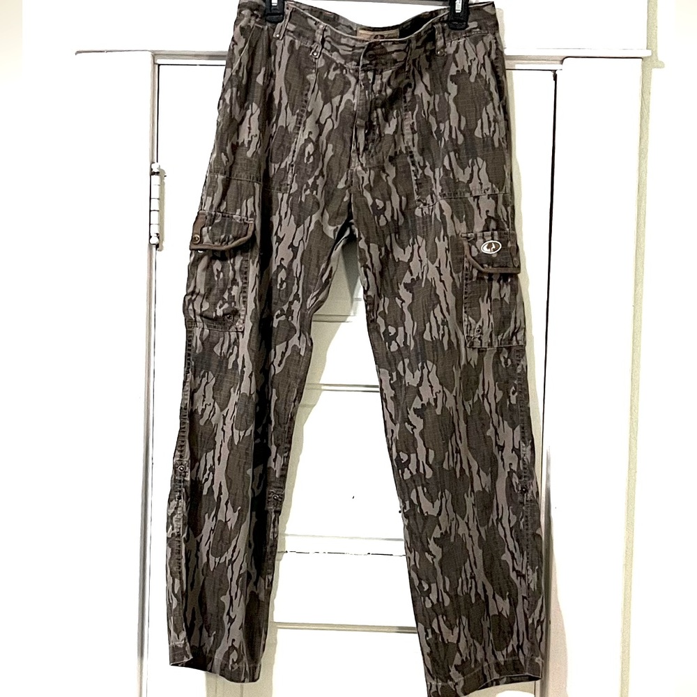 EUC. Mossy oak camouflage cargo pants. Size 12